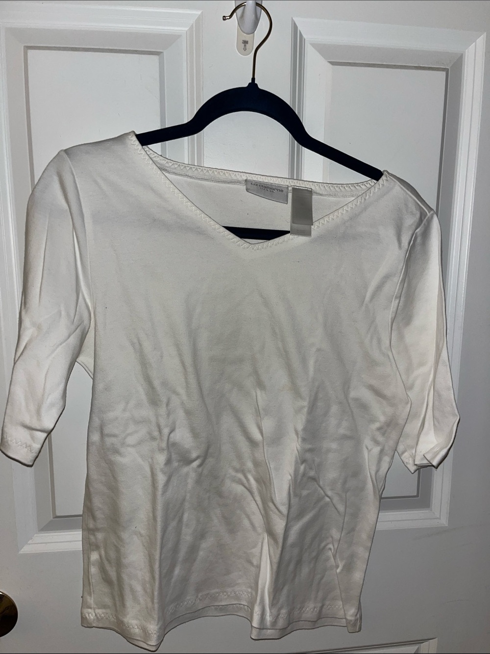 Liz Claiborne White V-Neck Top